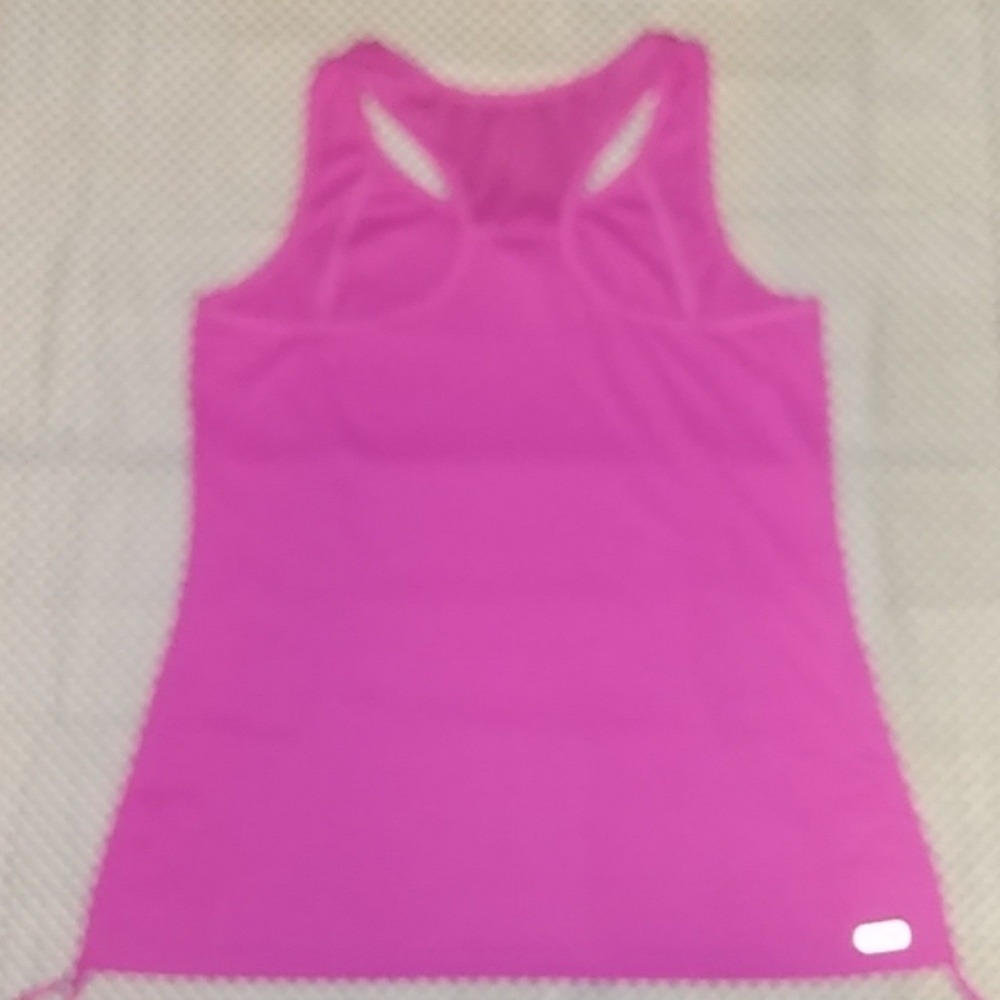 Workout top - Picture 2 of 4
